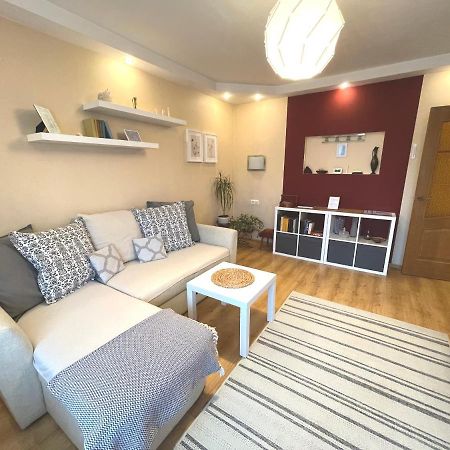 Cozy Home Apartment Lielvardes, Free Parking, Self Check-In Riga Ngoại thất bức ảnh