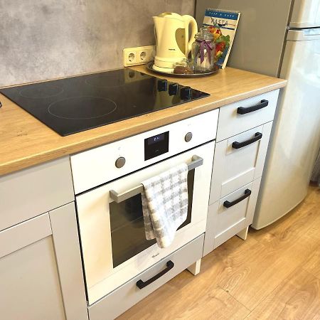 Cozy Home Apartment Lielvardes, Free Parking, Self Check-In Riga Ngoại thất bức ảnh