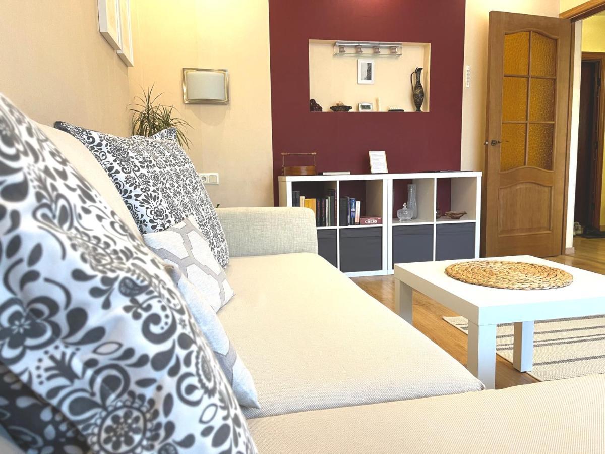Cozy Home Apartment Lielvardes, Free Parking, Self Check-In Riga Ngoại thất bức ảnh
