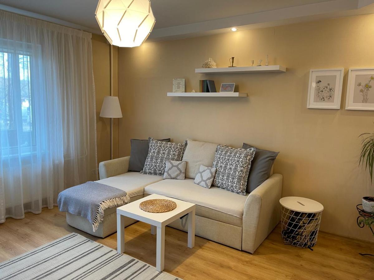 Cozy Home Apartment Lielvardes, Free Parking, Self Check-In Riga Ngoại thất bức ảnh
