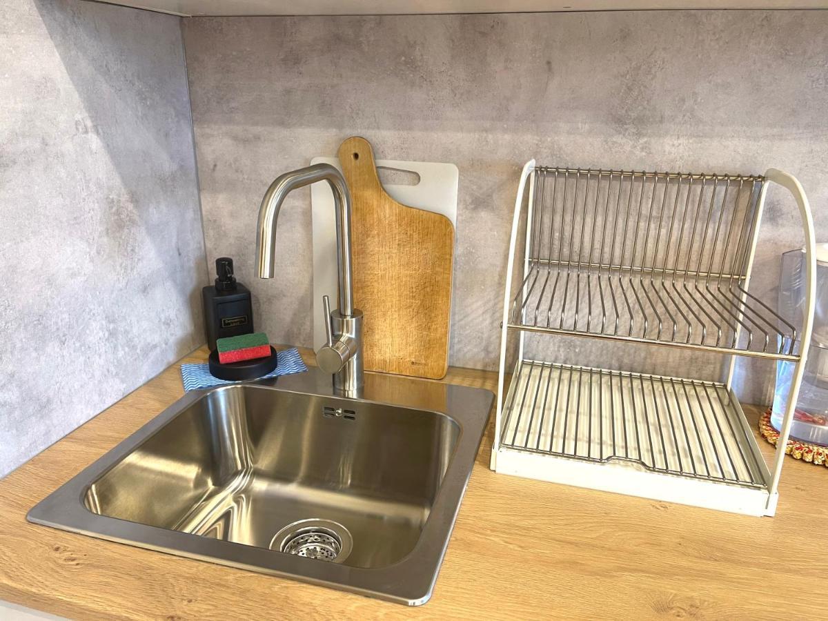 Cozy Home Apartment Lielvardes, Free Parking, Self Check-In Riga Ngoại thất bức ảnh