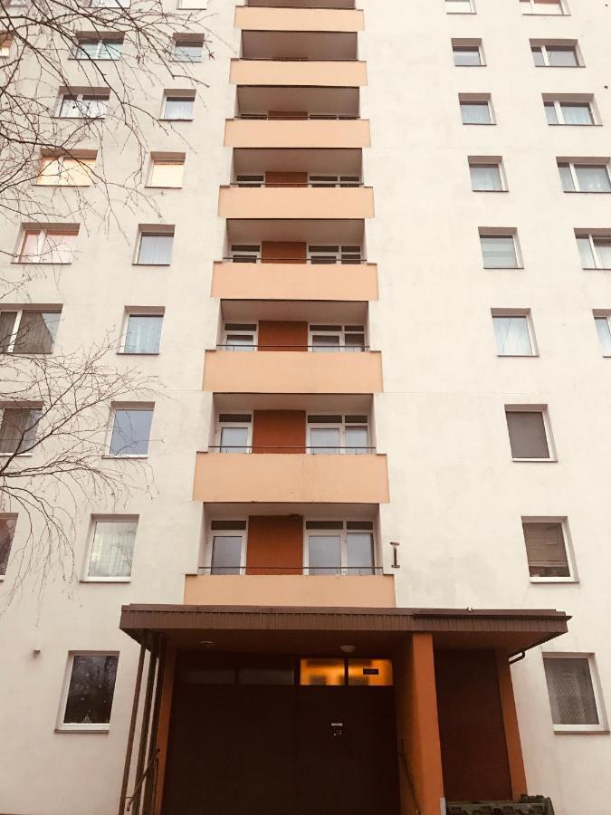 Cozy Home Apartment Lielvardes, Free Parking, Self Check-In Riga Ngoại thất bức ảnh